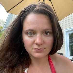 Meet your Posher, Raquel